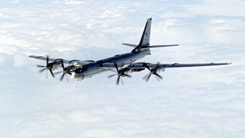 anga-trien-khai-may-bay-nem-bom-chien-luoc-tu-95ms