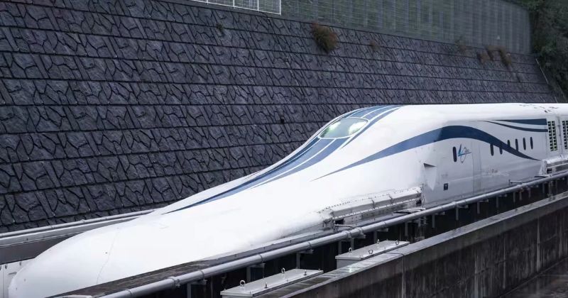anhat-ban-ra-mat-du-an-tau-sieu-toc-maglev-moi-tich-hop-ai