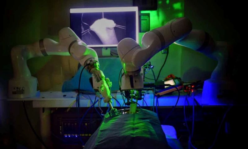 bhan-quoc-ra-mat-robot-y-te-tu-dong-ho-tro-phau-thuat